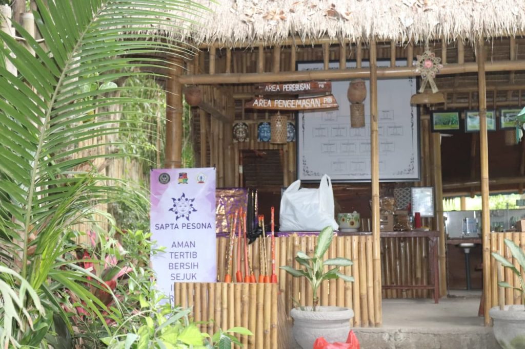 Pemberdayaan Kelompok Sadar Wisata Melalui Pemanfaatan Sayur Gonda Menjadi Produk Teh Gonda Di Desa Bongan Kecamatan Tabanan Kabupaten Tabanan, Bali
